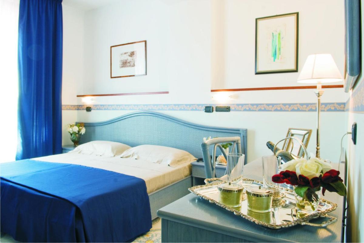Hotel Stella Maris Casal Velino Exterior photo