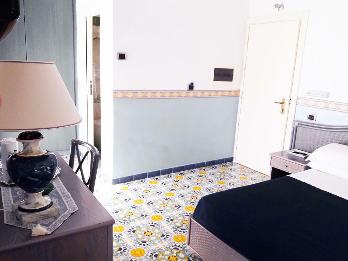Hotel Stella Maris Casal Velino Exterior photo